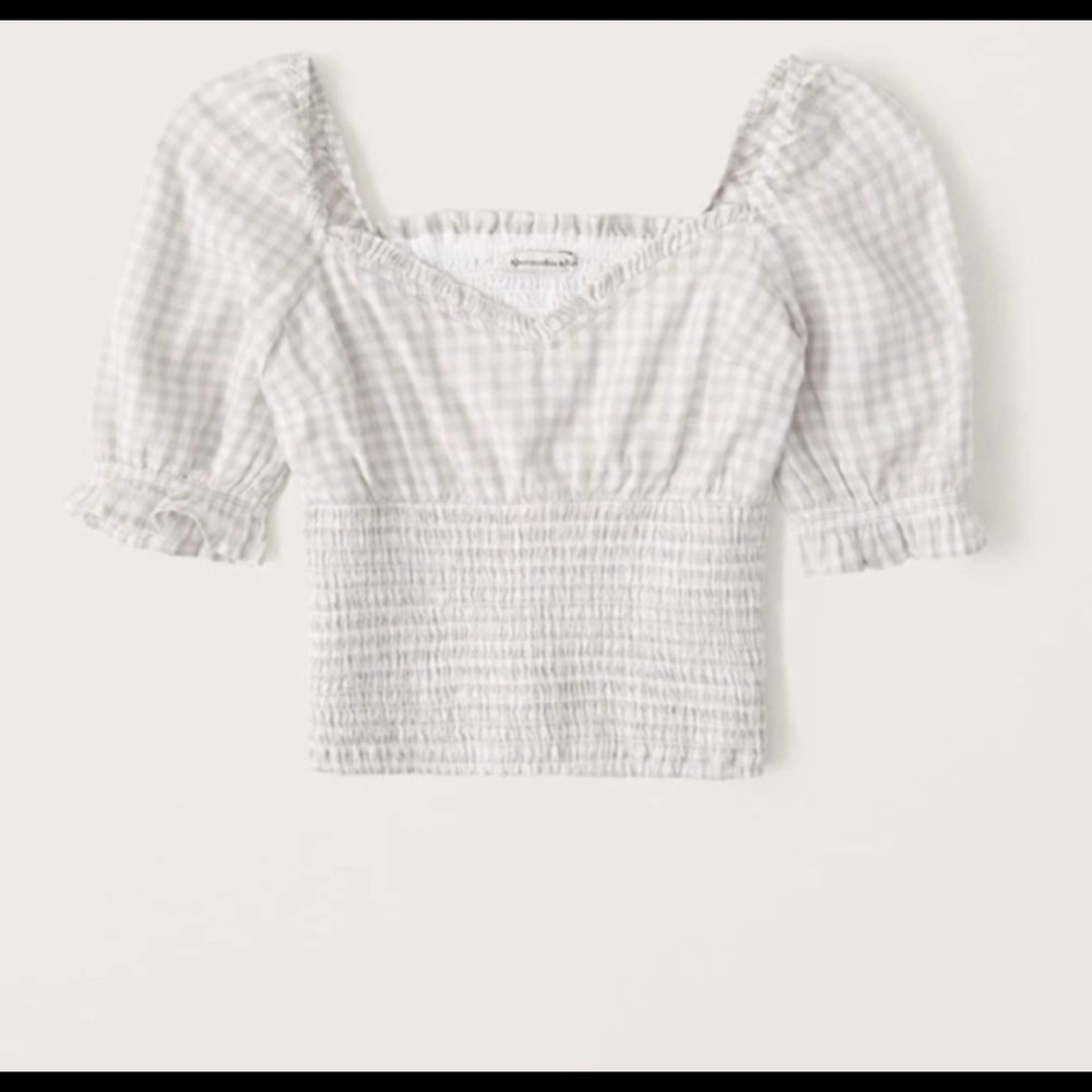 Abercrombie gingham puff sleeve top.